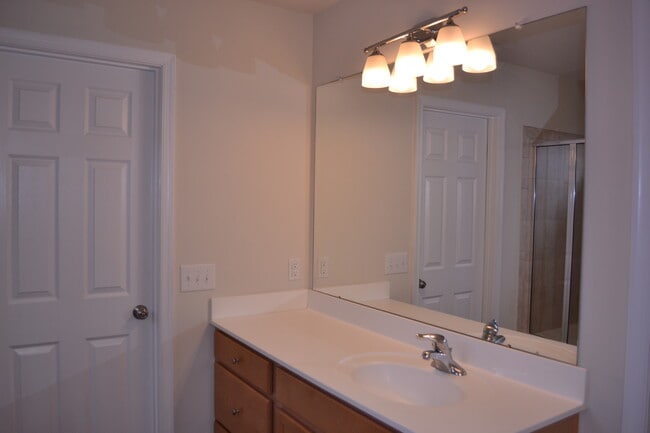 Building Photo - 1718 Beacon Ln