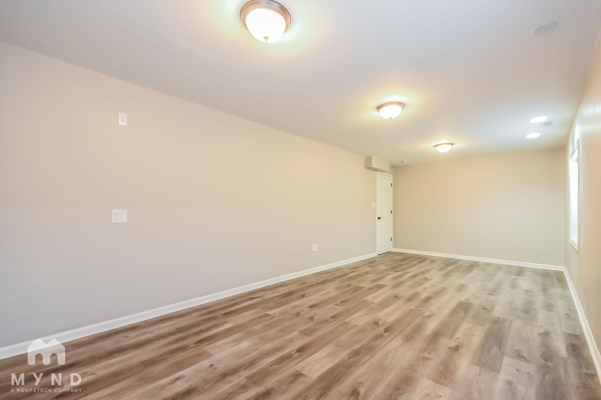 Building Photo - 935 Chris Cir