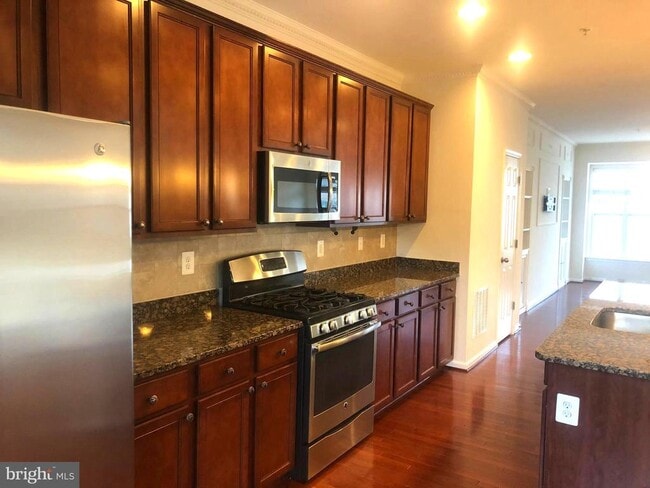 Building Photo - 6786 Green Mill Way