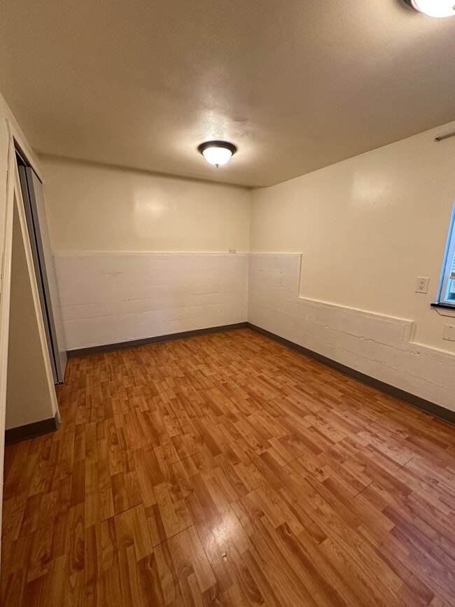 Building Photo - Cozy 2 bedroom 1 bathroom home in Everett!