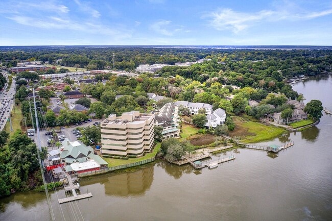 Building Photo - 150 Wappoo Creek Dr