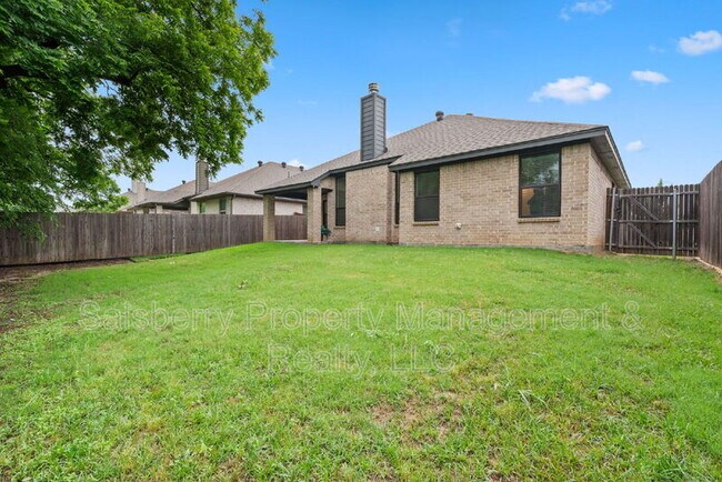 Building Photo - 1636 Town Creek Cir