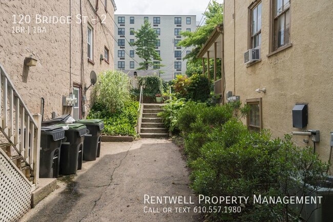 Building Photo - 1BR 1BA Apt.located in Downtown Phoenixvil...