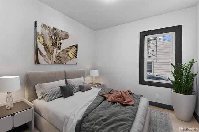 Building Photo - 2120 Wrenson St