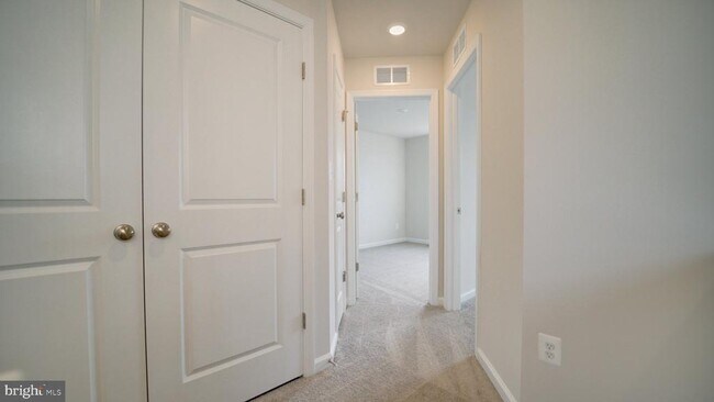 Building Photo - 1350 Red Clover Ln