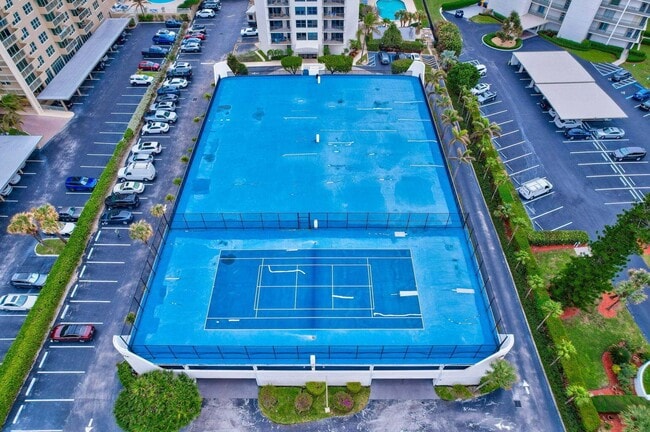Building Photo - 5420 N Ocean Dr