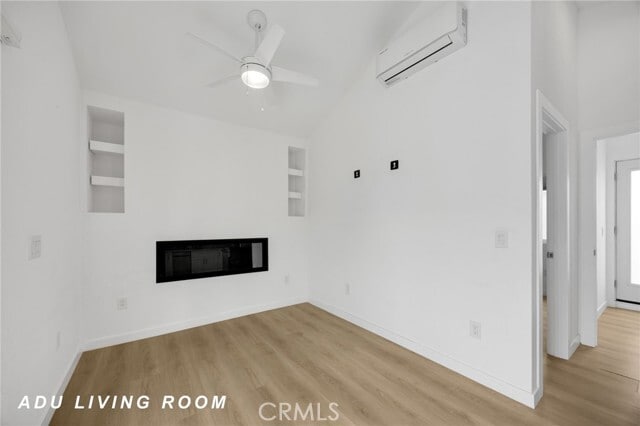Building Photo - 1404 E Rose Ave
