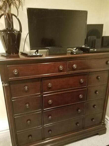 Building Photo - 521 Island Breeze Ln