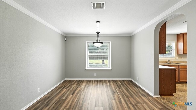 Building Photo - 2137 Dorman Dr