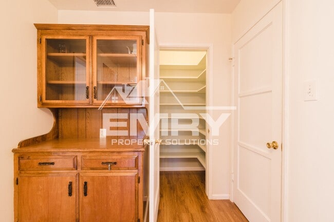 Building Photo - 4743 Levelside Ave