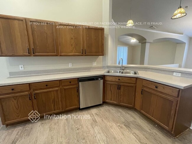 Building Photo - 6908 Jamestown Manor Dr