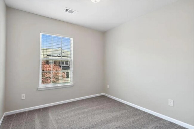 Building Photo - 2200 Landing Walk Dr