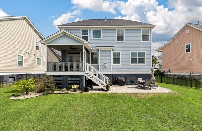 Building Photo - Show stopping 5 bed/3 bath rental in the h...