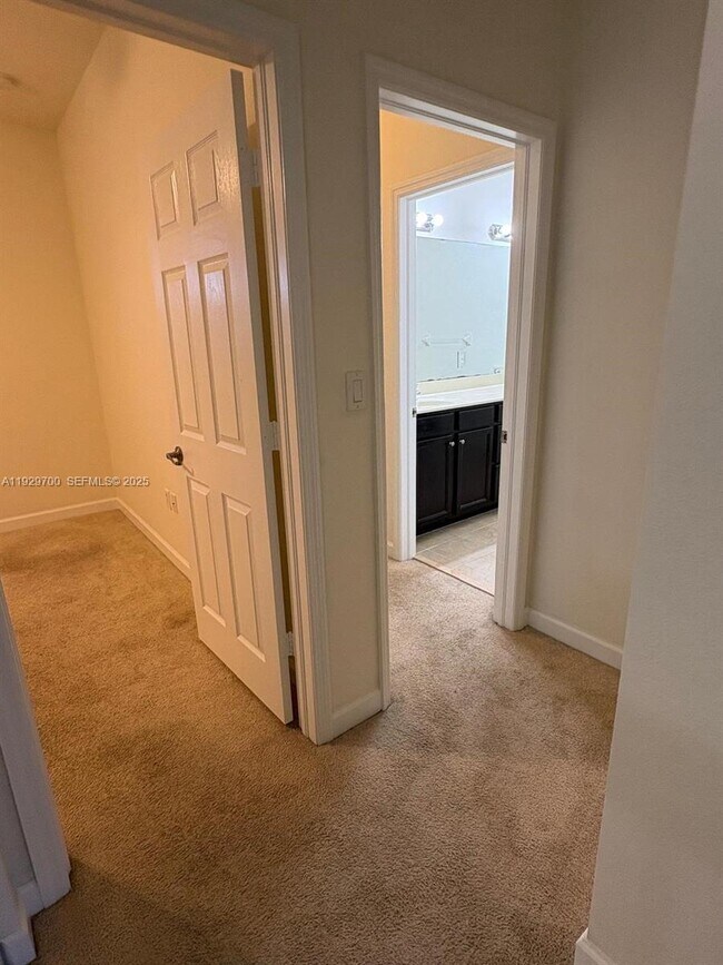 Building Photo - 9426 SW 171st Ct