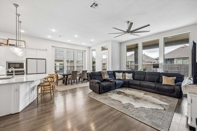 Building Photo - 320 Teakmill Trail