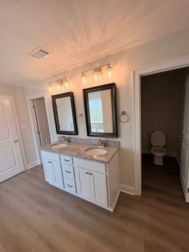 Building Photo - 114 Alva Ct