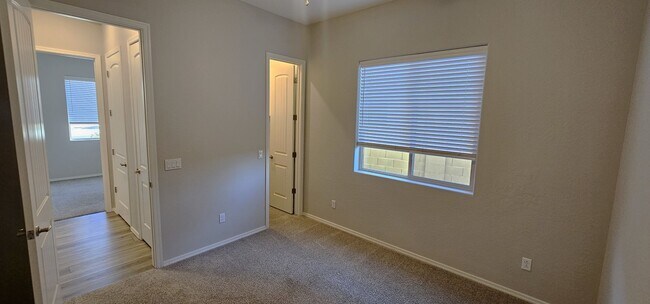 Building Photo - Beautiful Home in Granville!