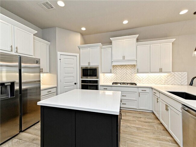 Building Photo - 2621 Franciscana Way