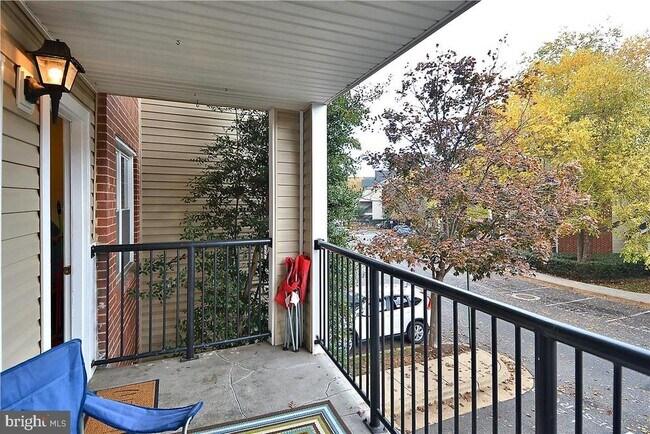 Building Photo - 3305 Wyndham Cir