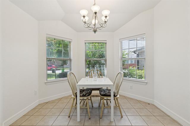 Building Photo - 913 Lovebird Ln