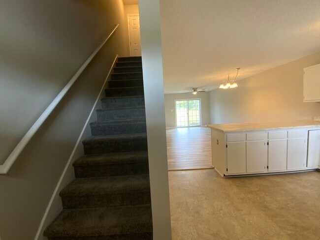 Building Photo - Welcome to Silver Creek Golf Course!