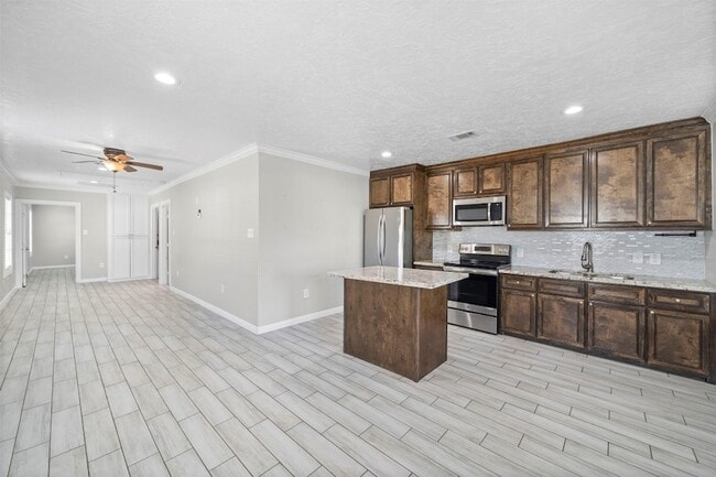 Building Photo - 7941 Goode St