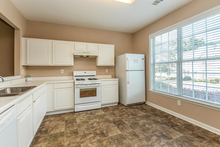Building Photo - 4645 Valais Ct