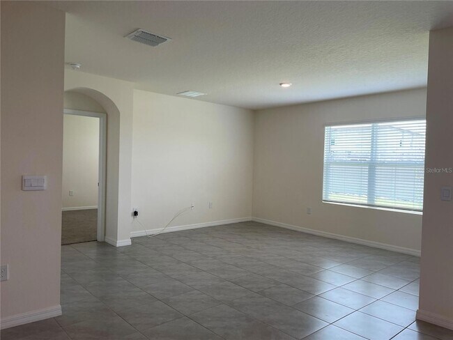 Building Photo - 5535 Hollingworth Trl