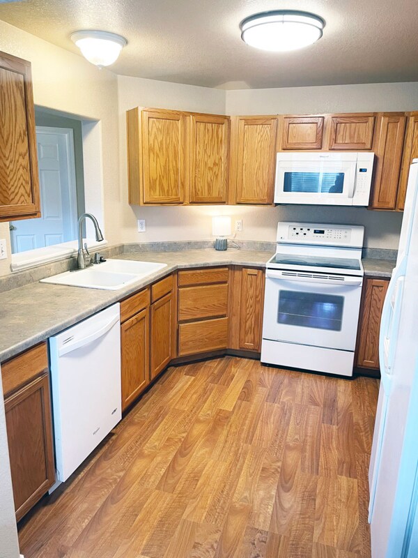 Building Photo - 3080 Mandalay Grove