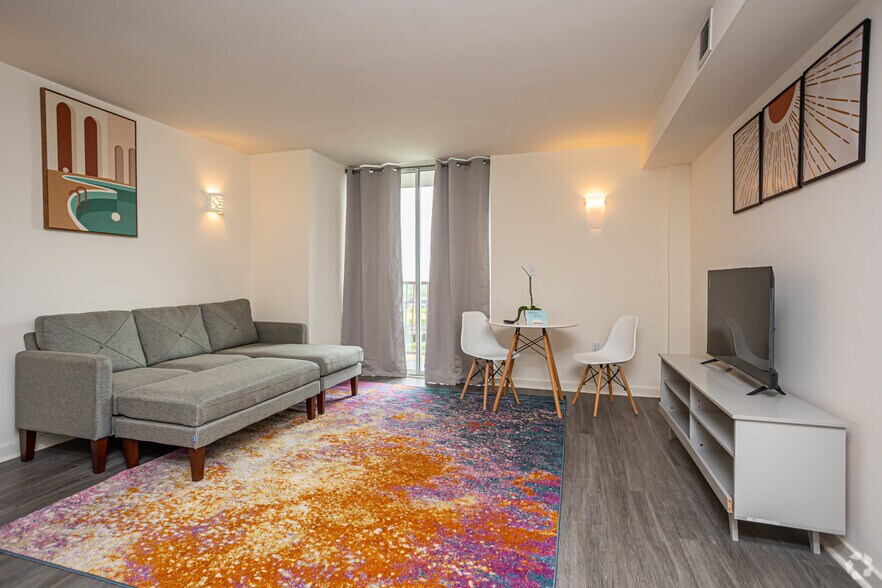 1BR, 1BA - 700SF - Highrise NOLA