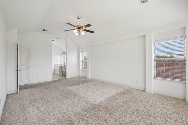 Building Photo - 1616 Downing Dr