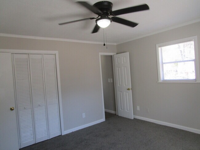 Building Photo - 2720 County Rd 43-402