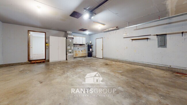 Building Photo - Spacious 3-Bed 2-Bath Tumwater Home with Large Yard! Close to I-5!