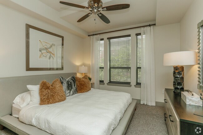 Building Photo - Downtown High-Rise Living – 1 Month Free + No Admin Fee