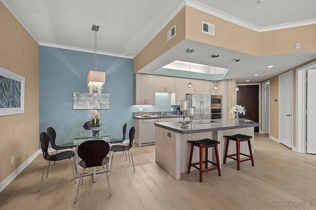 Building Photo - Luxury Marina District Condo for Rent