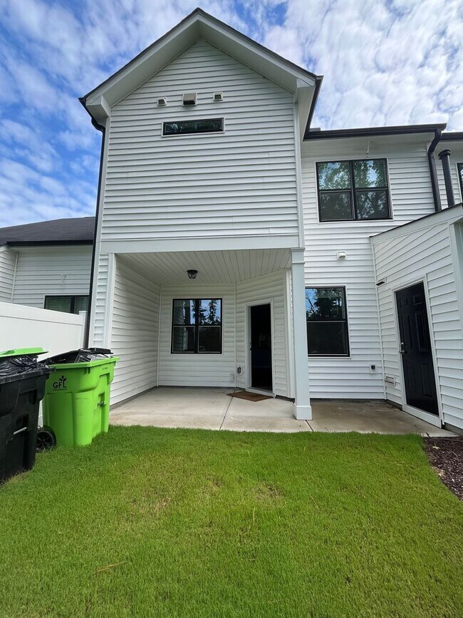 Building Photo - Charming 3 Bedroom Home Located In Zebulon NC!!!