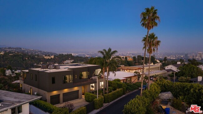 Building Photo - 1030 Somera Rd