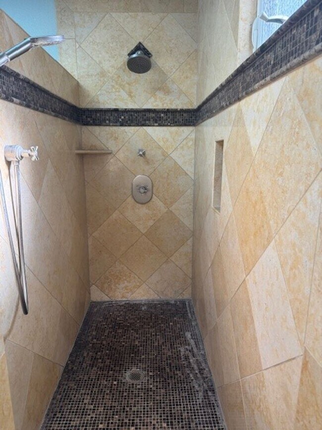 Building Photo - Beautiful Willow Glen 3 Bedroom 2.5 Bath Home.  Located in a desirable neighborhood.