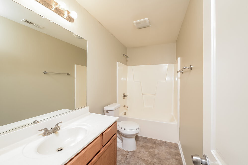 Building Photo - 5624 Fairway Forest Dr