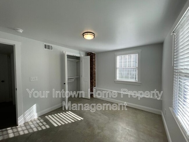 Building Photo - 228 Mayson Ave NE