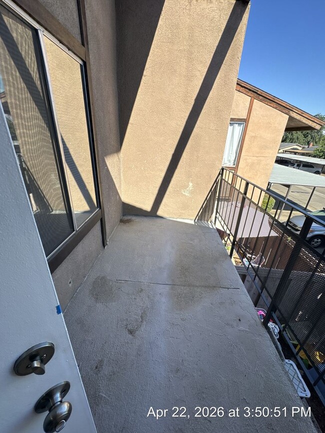 Building Photo - MOVE IN READY! 2 WEEKS OFF!! NO APP FEE! UPSTAIRS UNIT WITH BALCONY!