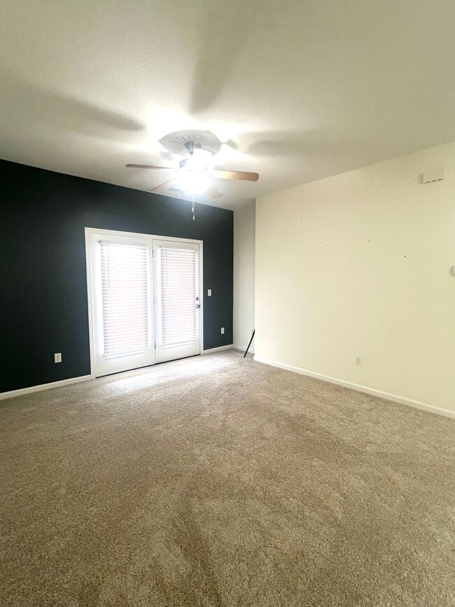 Building Photo - Super cute, clean 2 bedroom/2 full bathroom condo!