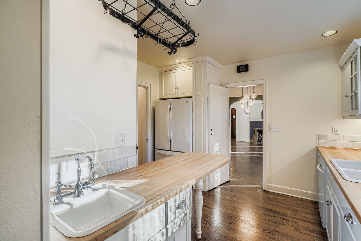 Building Photo - 1655 Jasmine St