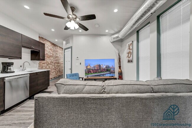 Building Photo - Furnished 2-Bedroom, 2-Bath Apartment near the Medical Campus