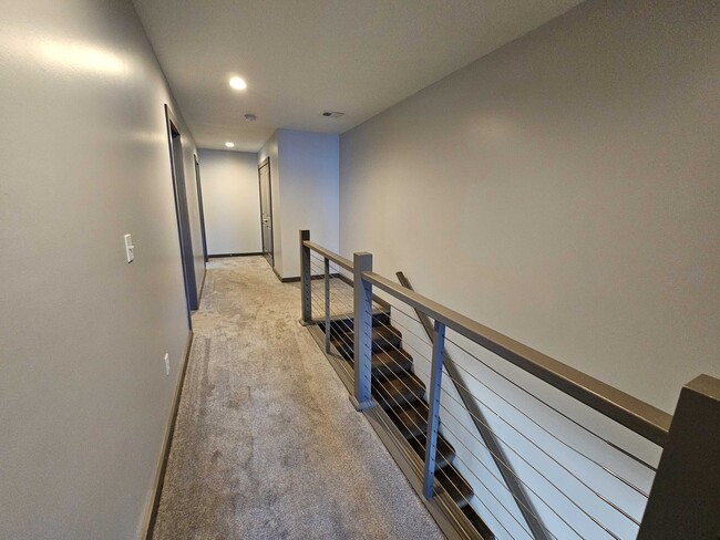Building Photo - 7620 N Mercier Ct