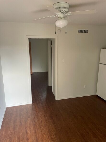 Building Photo - 706 Denson Dr