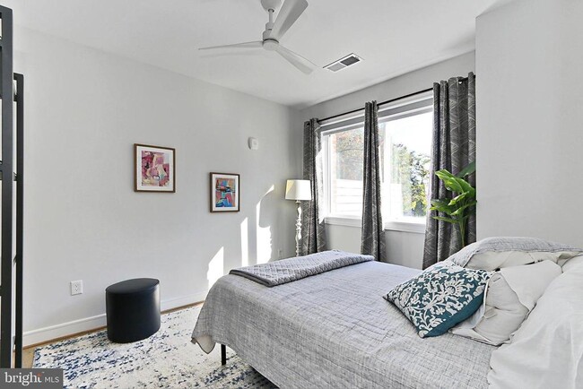 Building Photo - 635 Slaters Ln