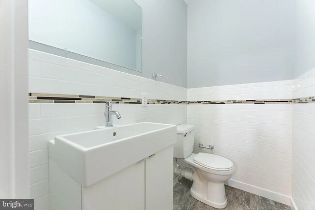 Building Photo - 2507 Emerald St