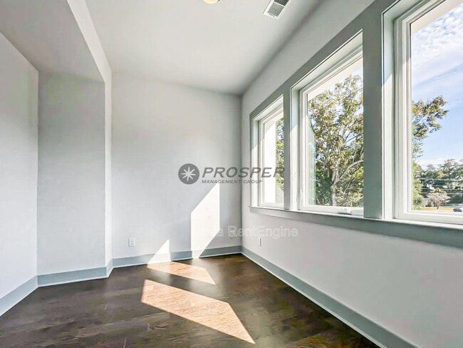 Building Photo - 1806 Orangeburg St