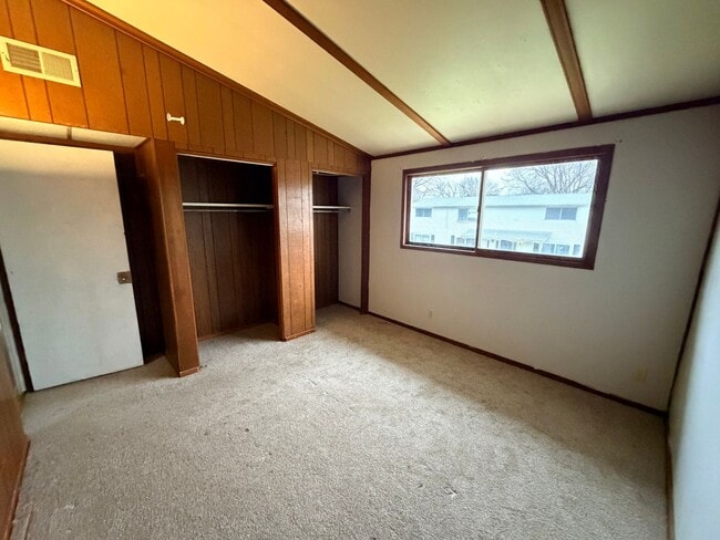 Building Photo - MadKooy-425 W 27th - New